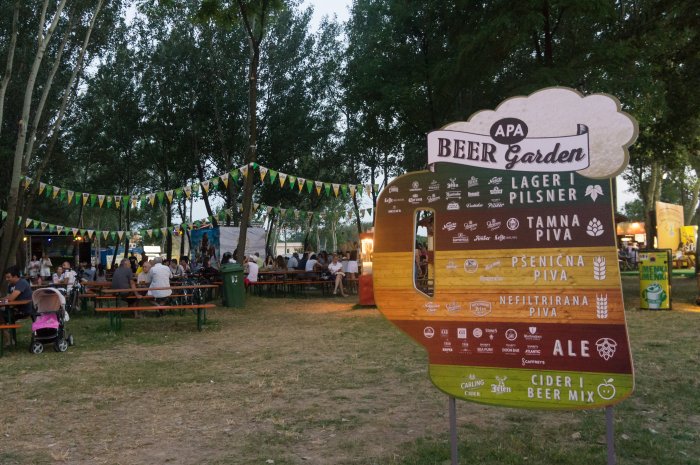 Beer Garden à Ada Cingalija, Belgrade