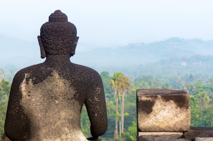 Statue de bouddha au temple de Borobudur, Java, Indonésie