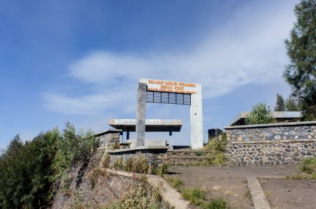 Montée sur la colline près du Bromo