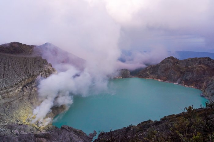 Kawah Ijen et le lac turquoise, Java, Indonésie