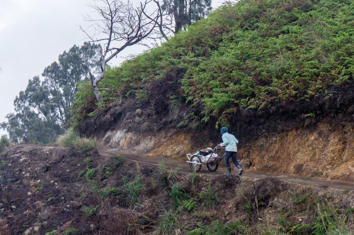 Porteur de soufre, Kawah Ijen, Indonésie