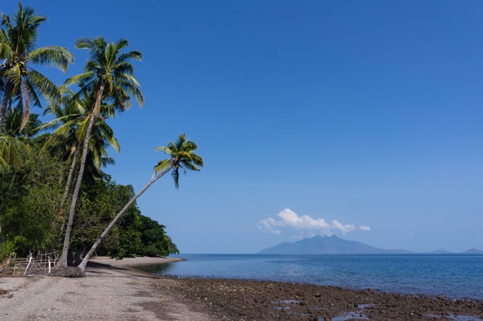 Plage de Maumere, Florès, Indonésie