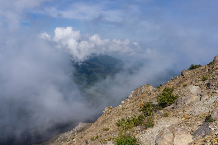 Ascension du volcan Egon, Florès