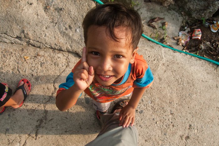 Enfant à Labuan Bajo, Flores