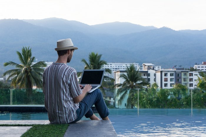 Travail à la piscine, Chiang Mai