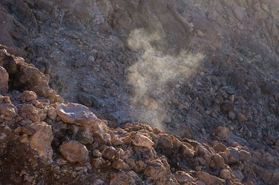 Fumerolles au sommet du Teide