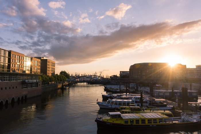 Hambourg au coucher du soleil