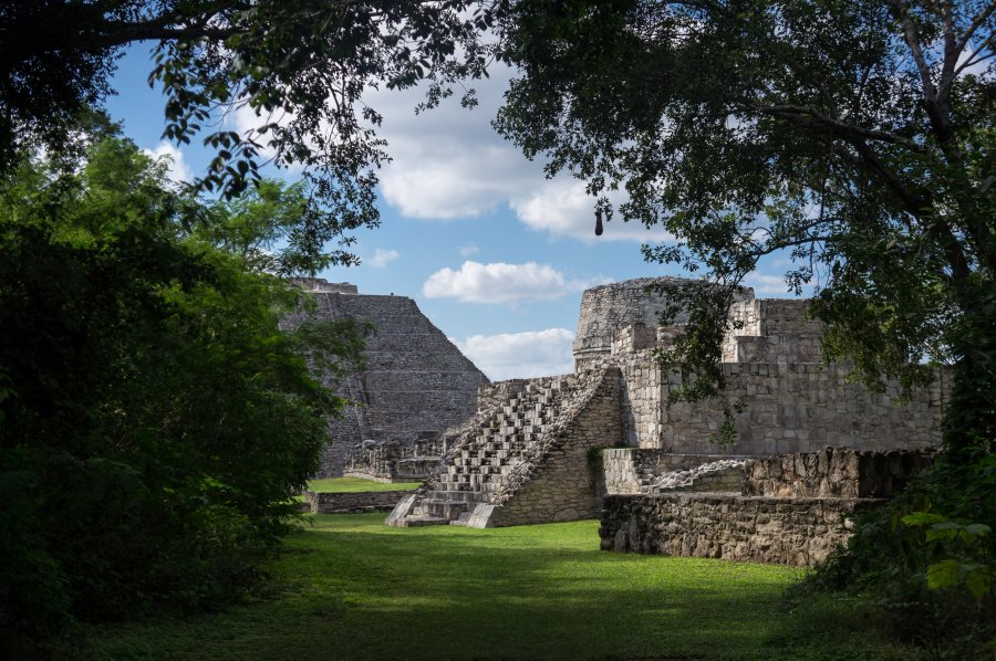 Temples maya à Mayapan, Mexique