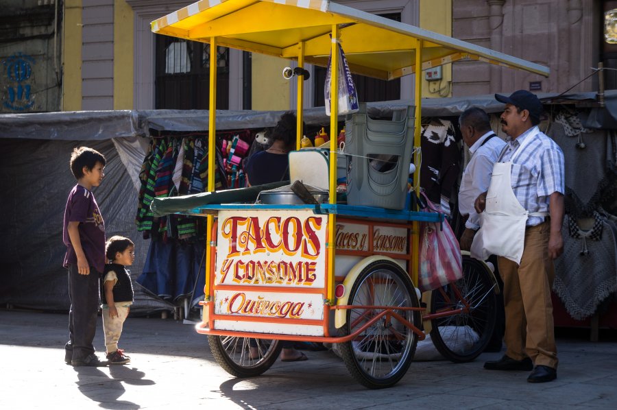 Vendeur de tacos à Oaxaca