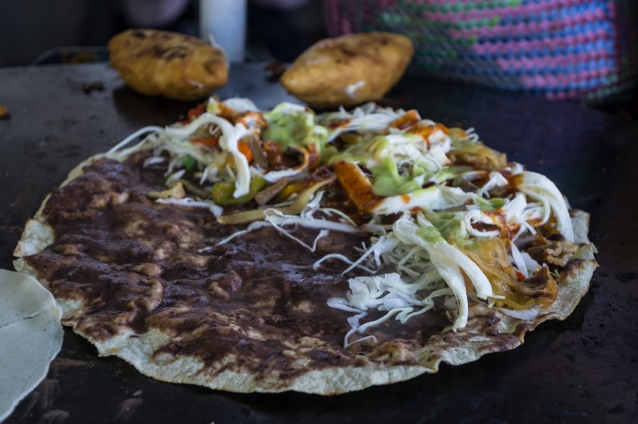 Tlayuda, plat mexicain de Oaxaca