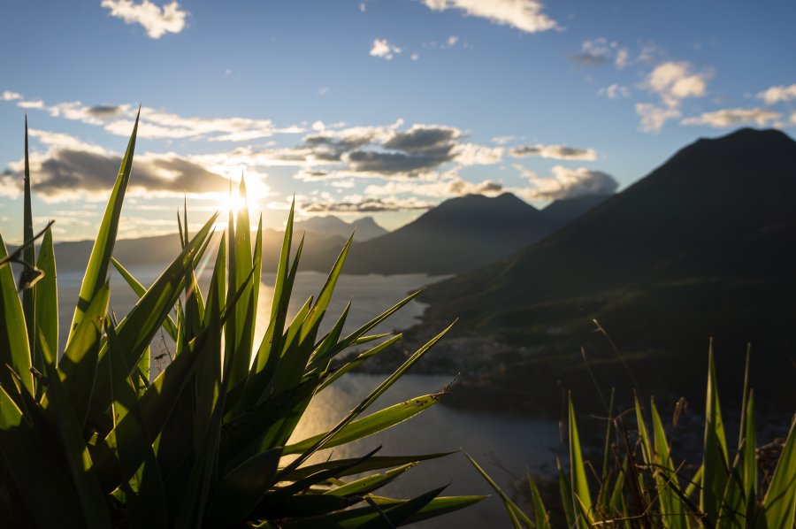 Lever de soleil sur le lac Atitlán