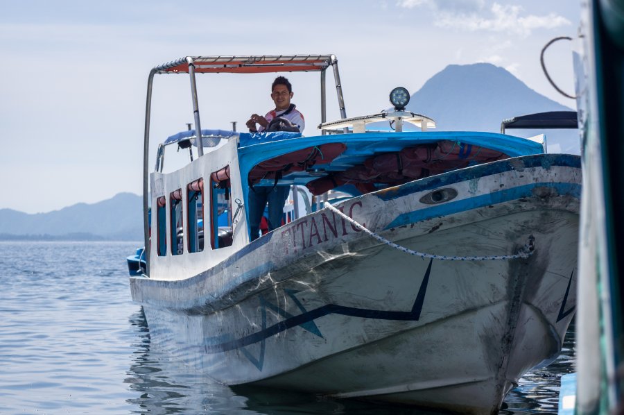 Lancha au lac Atitlán, Guatemala