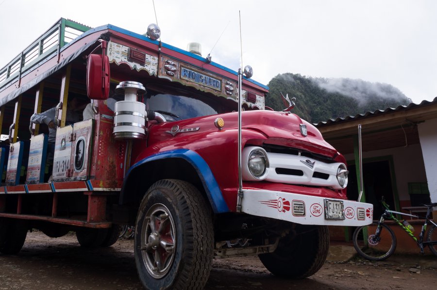 Chiva en Colombie