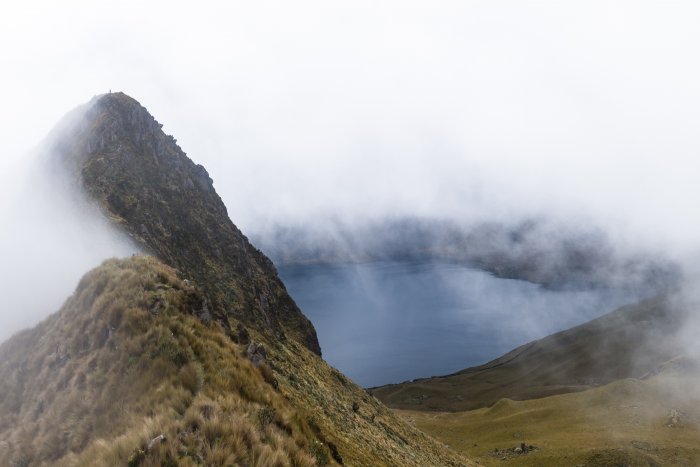 Vue sur la lagune de Mojanda depuis le Fuya Fuya, en Équateur