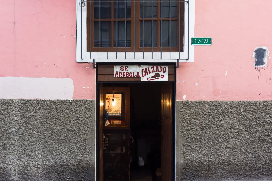 Vendeur de chaussures à Quito