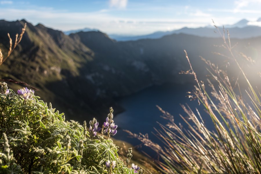 Lever de soleil sur la lagune de Quilotoa