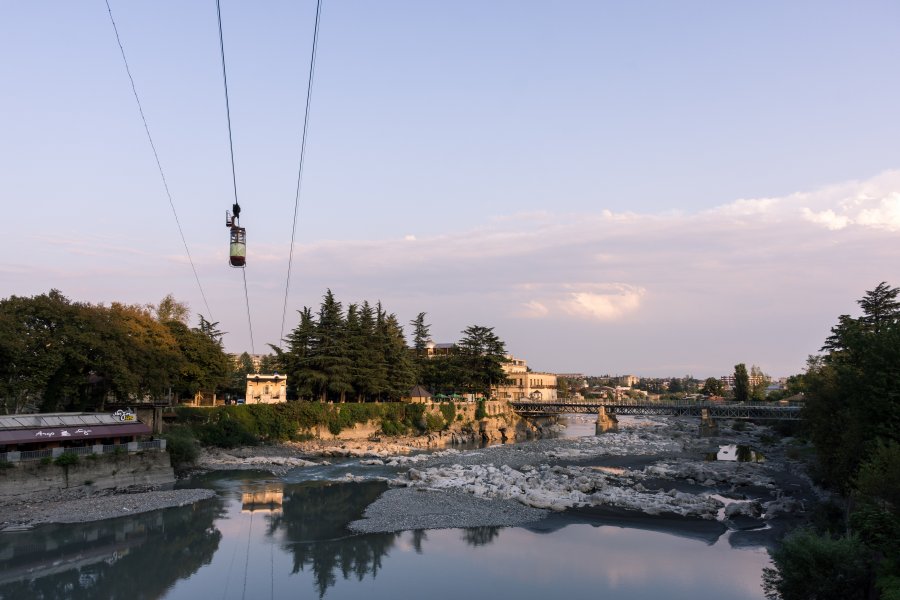 Fleuve et téléphérique de Koutaïssi, Géorgie