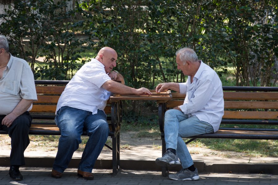 Papis dans le parc de Koutaïssi, Géorgie