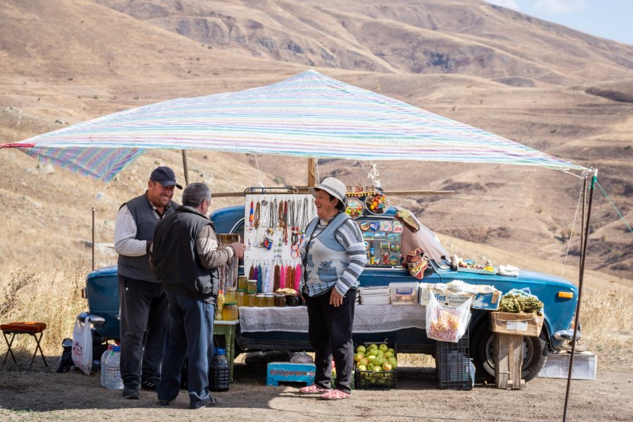 Vendeurs de rue, Caravanserail de Selim, Arménie