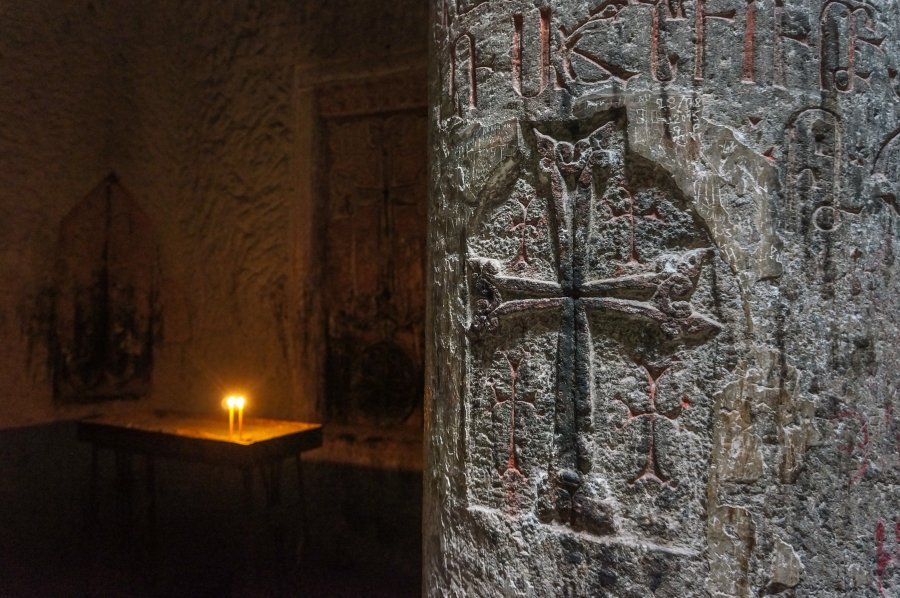 Intérieur du monastère de Geghard, Arménie