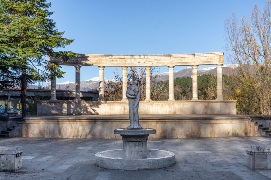 Statue à Dilijan en Arménie