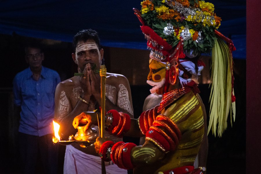 Spectacle de Theyyam, Kannur, Kerala, Inde