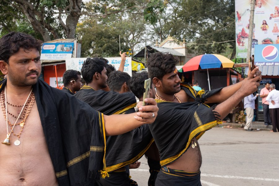 Pélerins hindous à Chamundi HIlls, Mysore