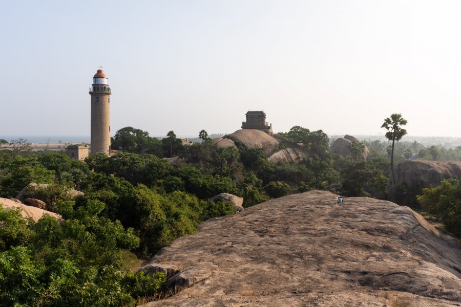 Phare et rochers à Mahabalipuram, Inde