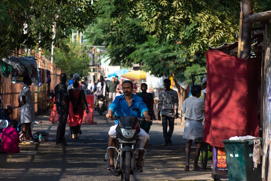 Rue tranquille à Chennai en Inde