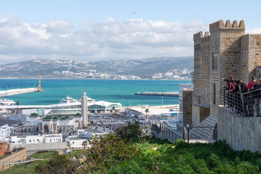 Vue sur le port de Tanger au Maroc