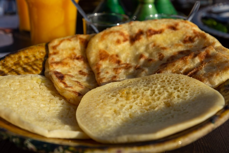 Baghrir et msemen, petit déjeuner marocain