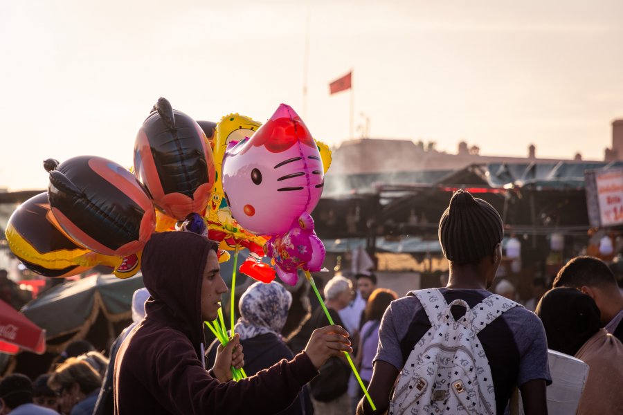 Vendeur de ballons à Jema el Fnaa, Marrakech