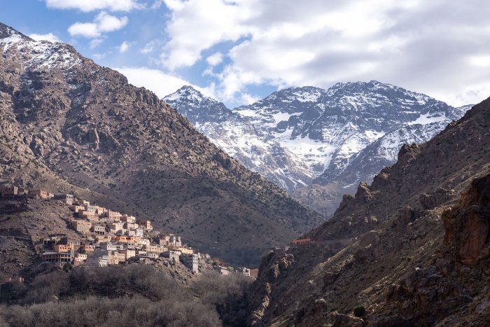 Le mont Toubkal au-dessus d'Imlil au Maroc