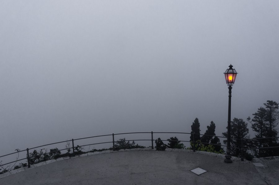 Brouillard à Erice, Sicile, Italie