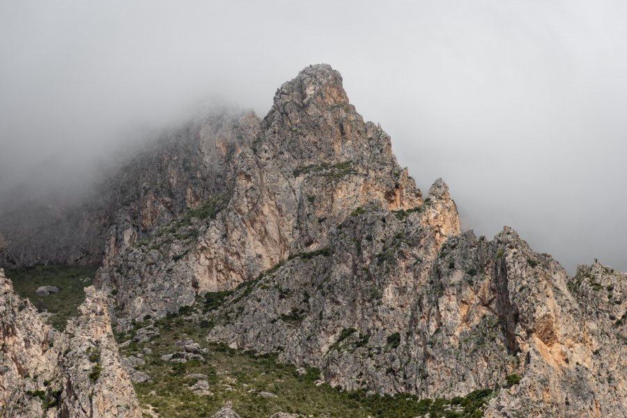 Le Monte Cofano dans les nuages