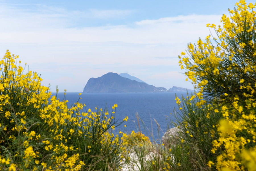 Carte des sept îles Éoliennes en gros plan