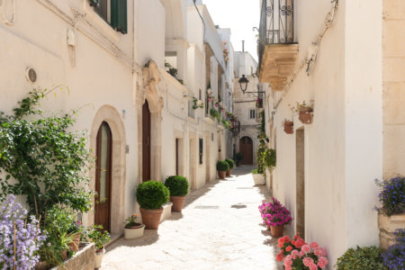 Village de Locorotondo dans les Pouilles en Italie