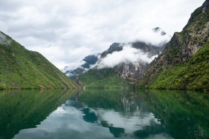 Lac Koman en Albanie