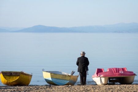 Barques au lac de Pogradec en Albanie