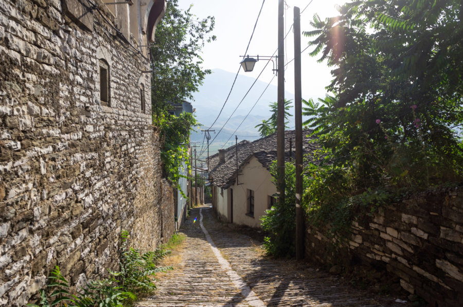 Old bazar à Gjirokastër en Albanie