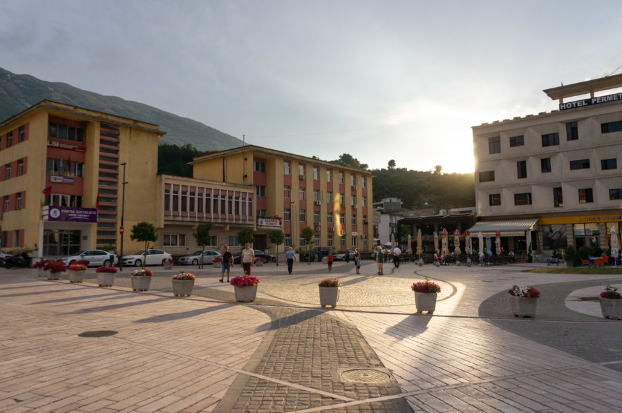 Ville de Përmet en Albanie