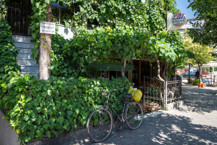 Rue de la ville de Pogradec