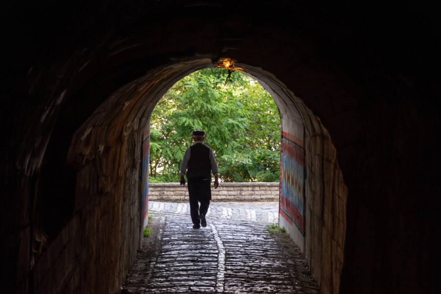 Tunnel à Gjirokastër en Albanie