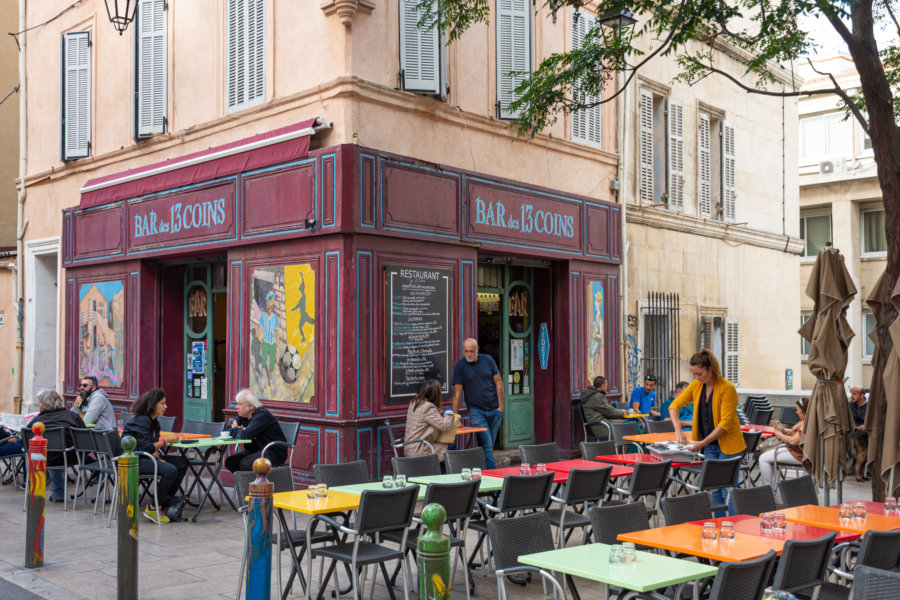 Bar dans le quartier du Panier à Marseille