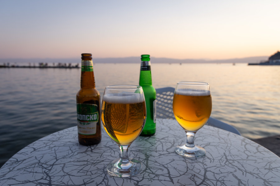 Bières au coucher du soleil