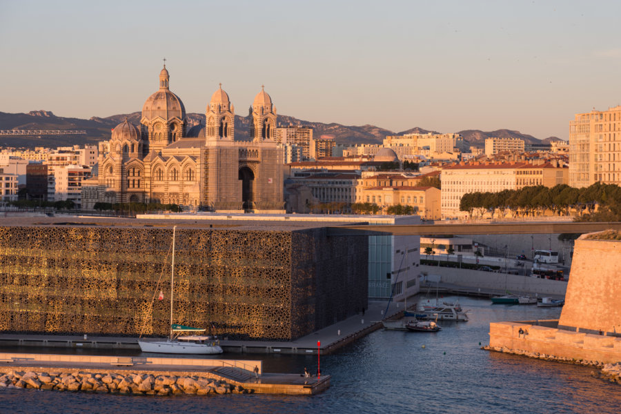 Coucher de soleil sur le Mucem et la Major