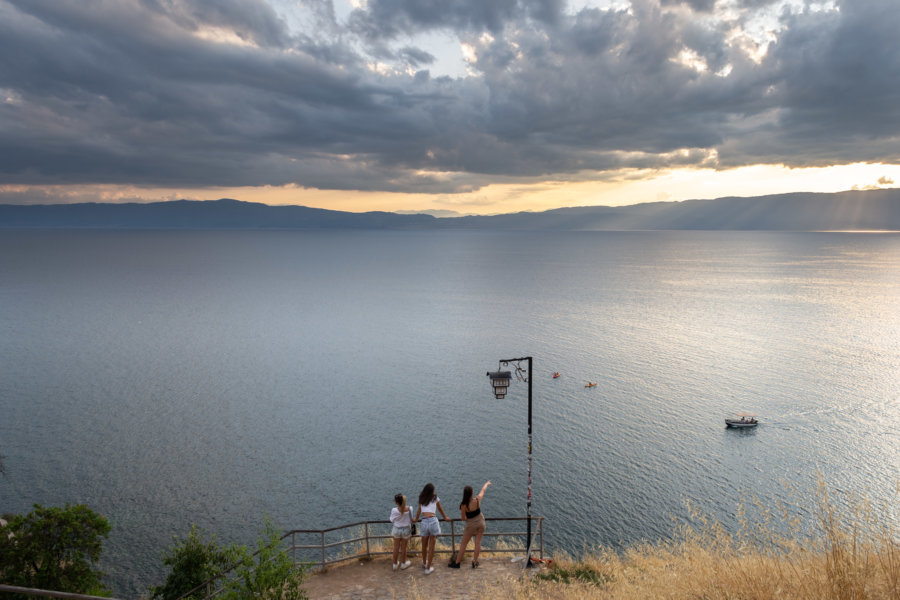 Lac d'Ohrid au coucher du soleil