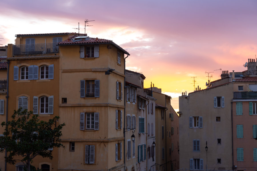 Quartier du panier au crépuscule