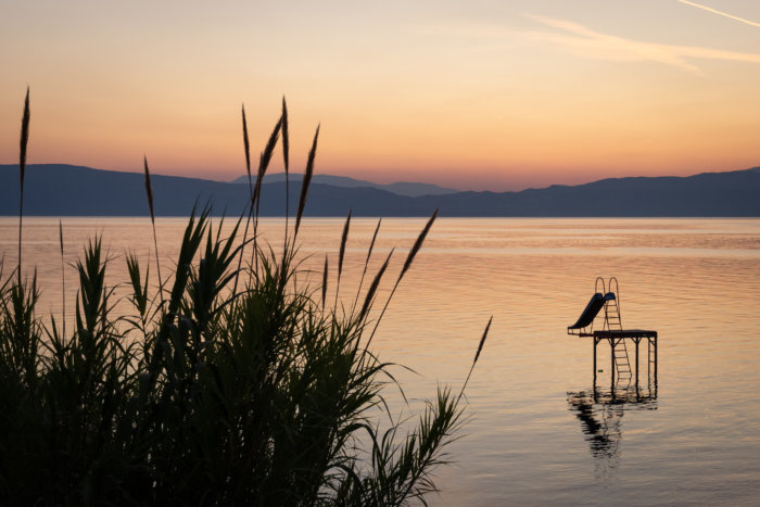 Toboggan sur le lac d'Ohrid, Macédoine du Nord