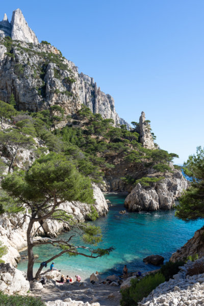 Baignade dans la calanque de Sugiton